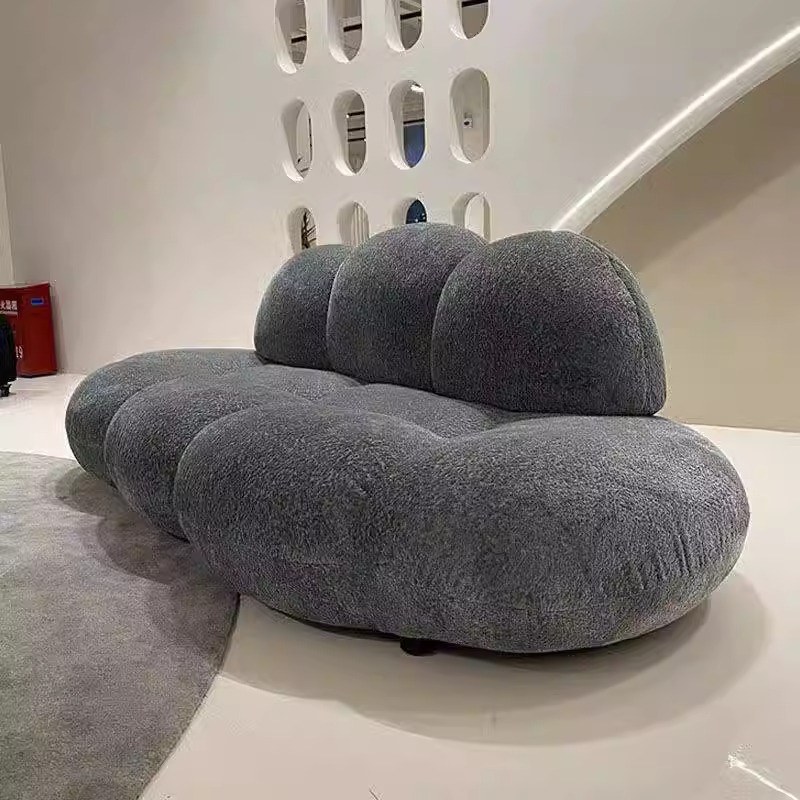 Canapé en laine d'alpaga en forme de nuage