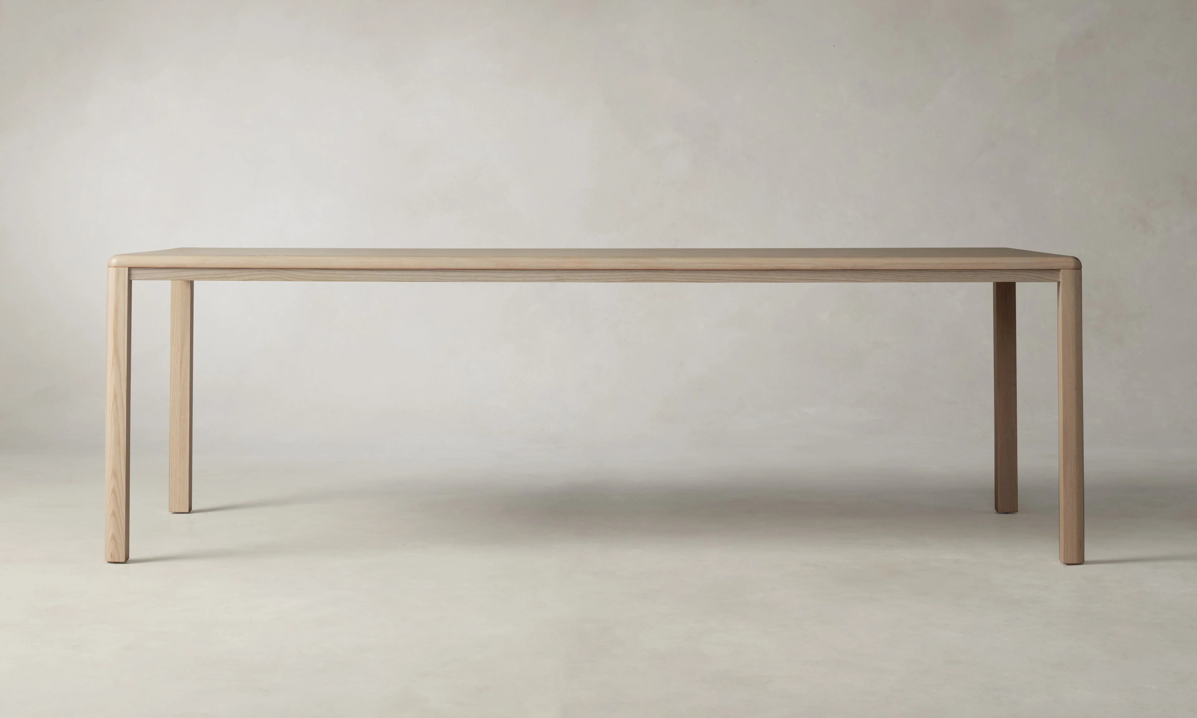 Table à manger à cendre droite -