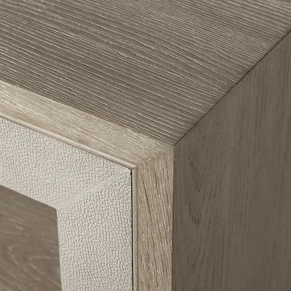  Armoire à deux portes avec portes en verre