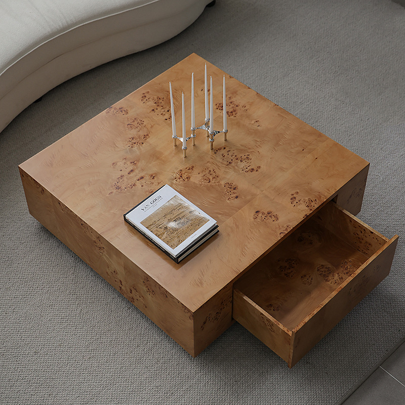 Table basse d'écorce d'arbre américain