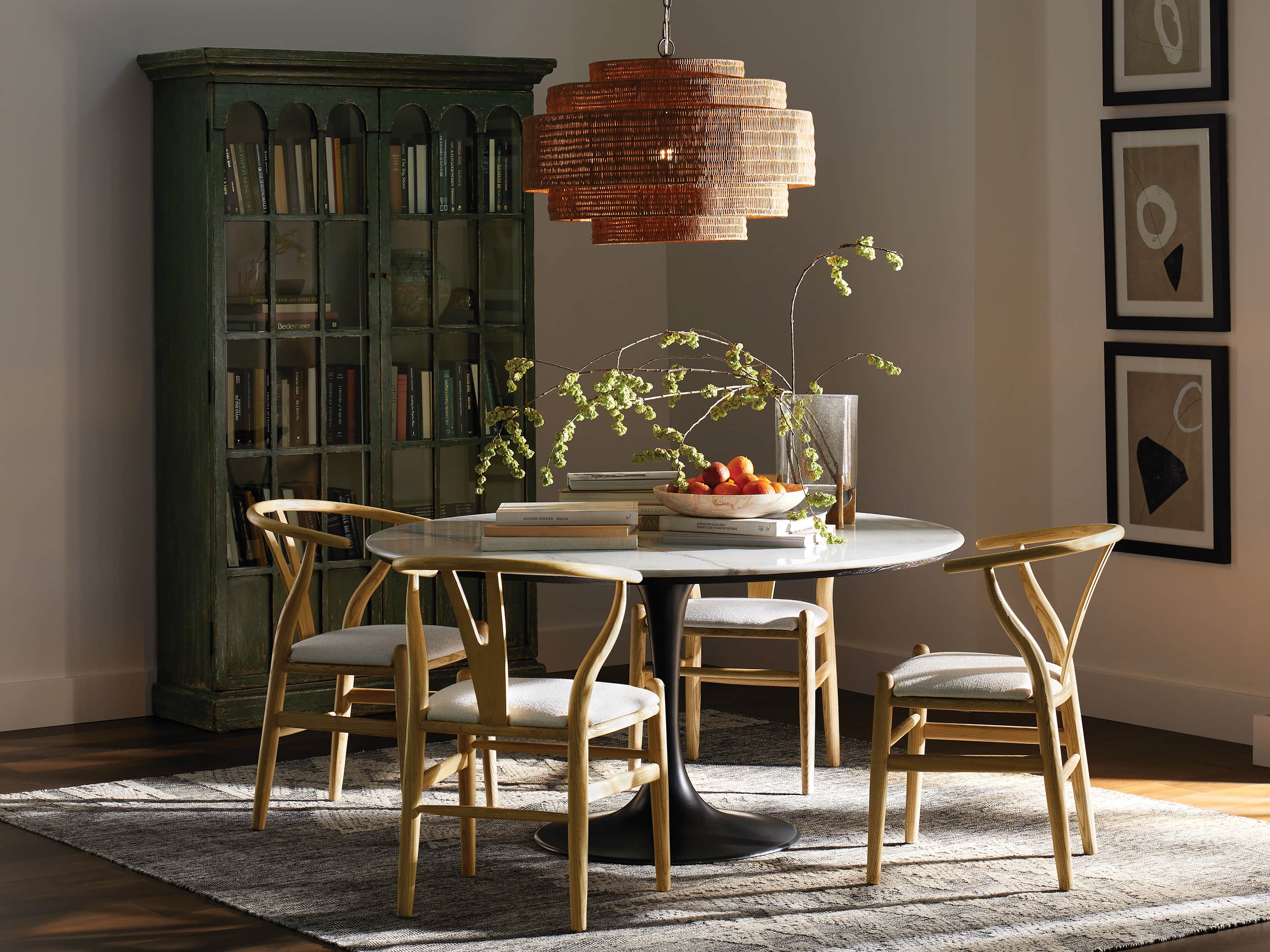 Armoire de rangement de fenêtres en arc classique