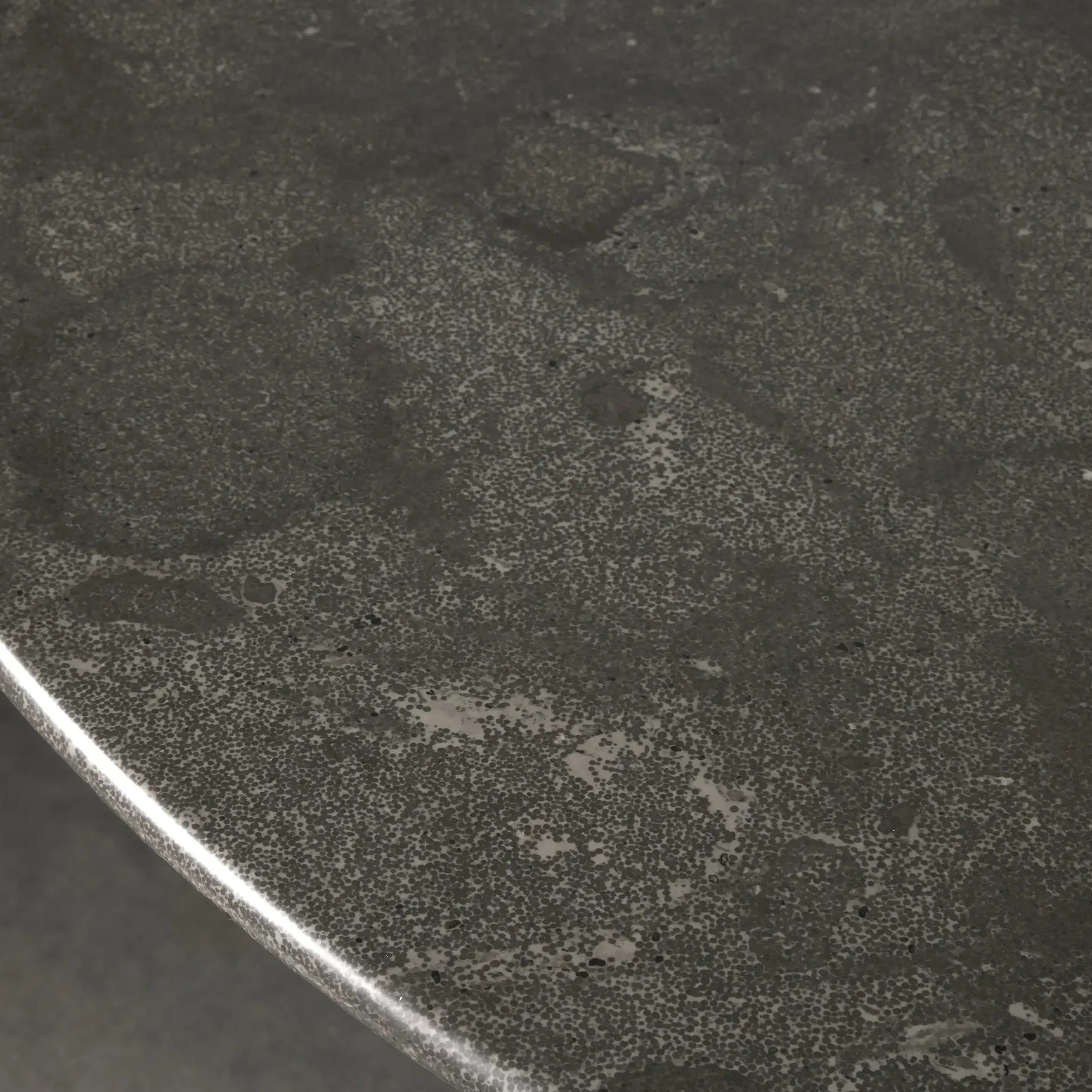 table &agrave; manger en marbre en ch&ecirc;ne