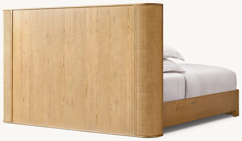 L'arri&egrave;re du lit en bois massif