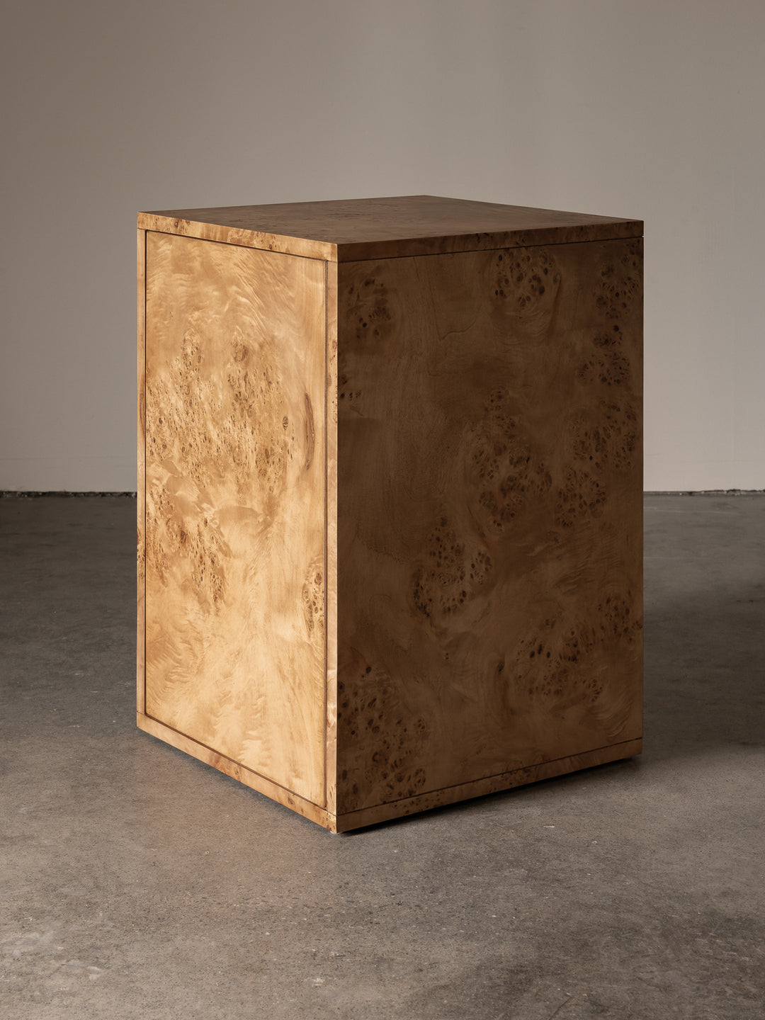 Burl naturel - Cabinet debout à motifs