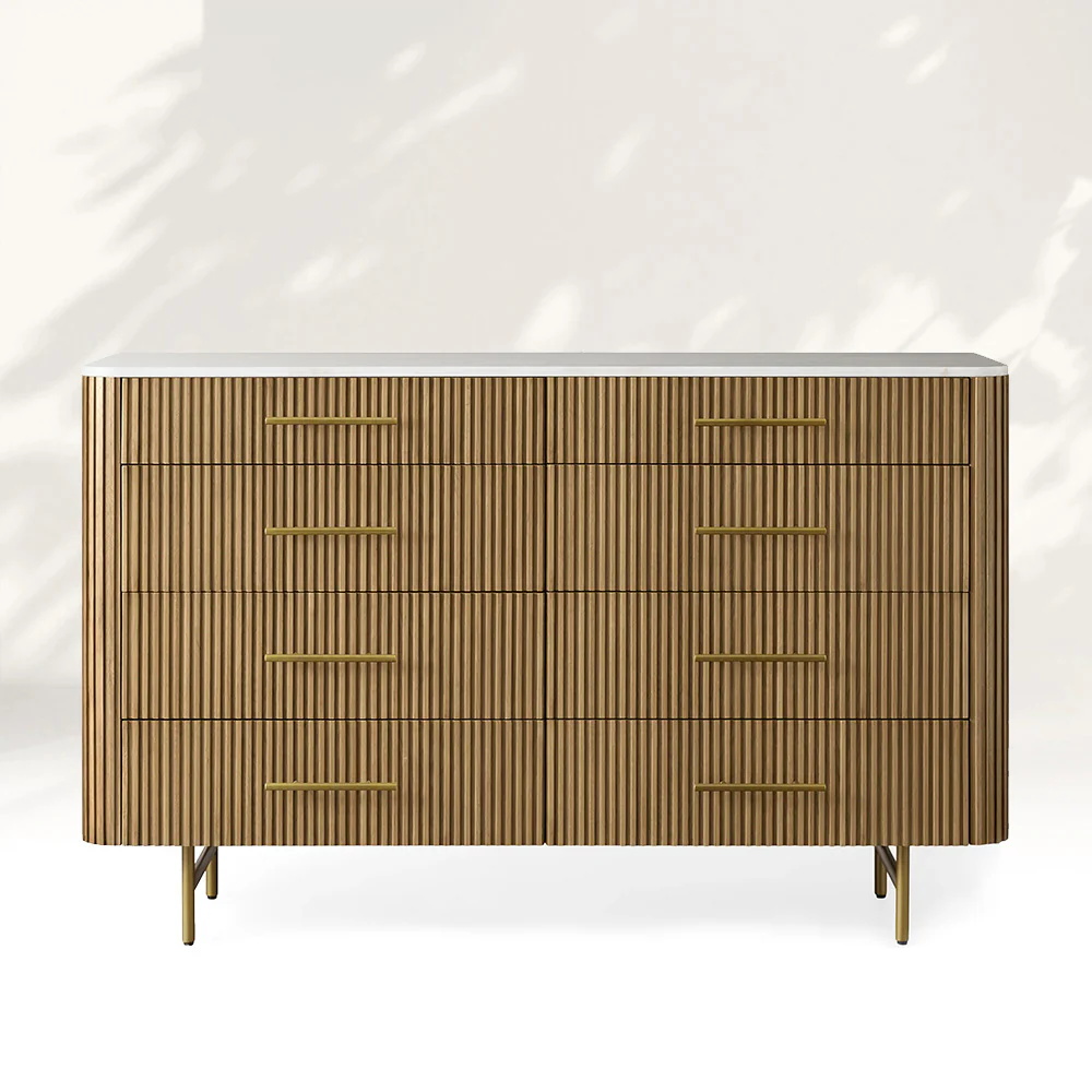 Commode de huit titres de Finnley