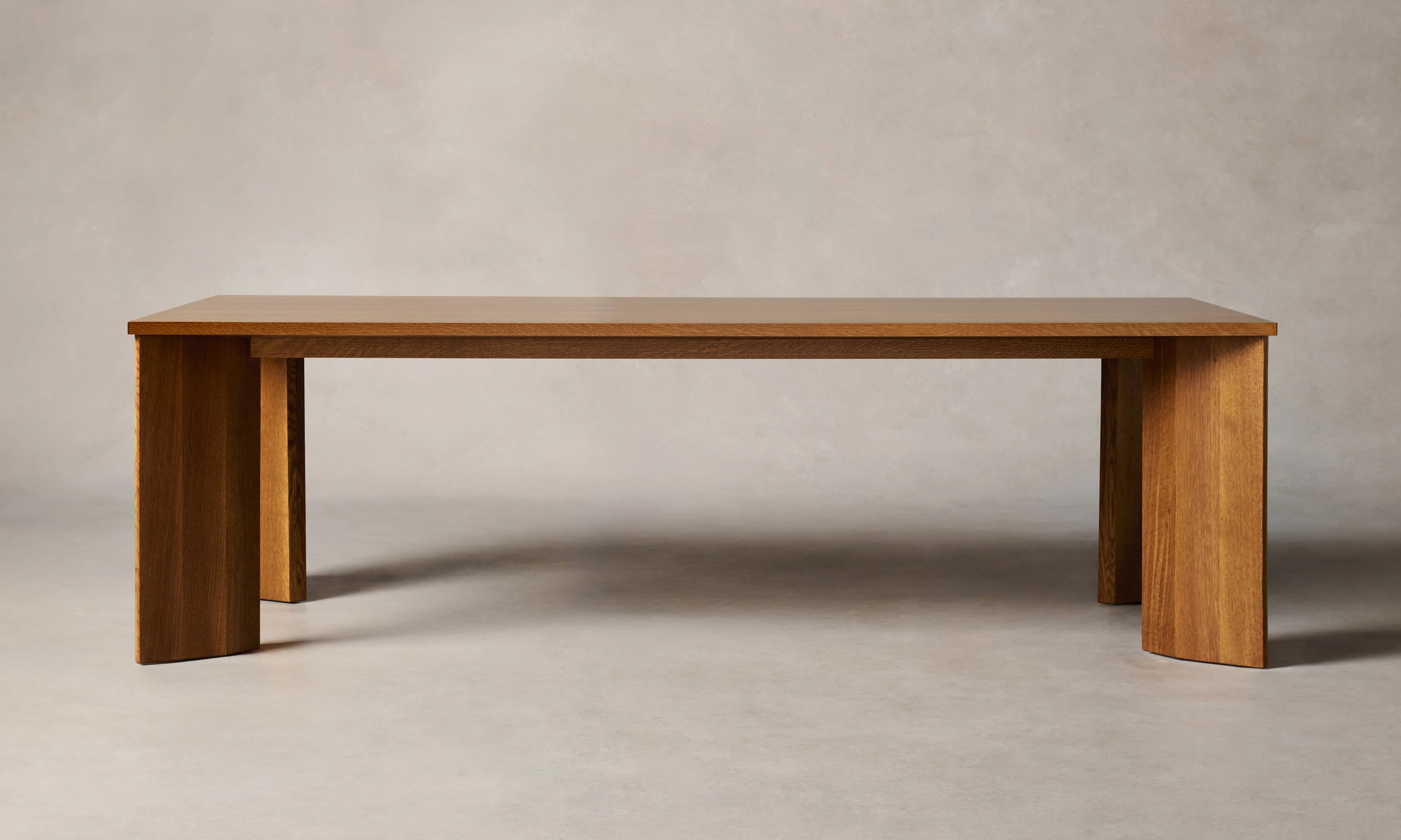 Table à manger rectangulaire de Finnley Oak