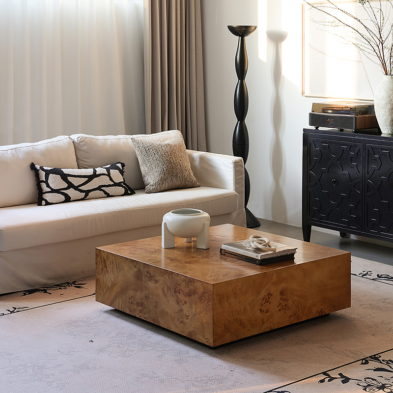 Table basse d'écorce d'arbre américain