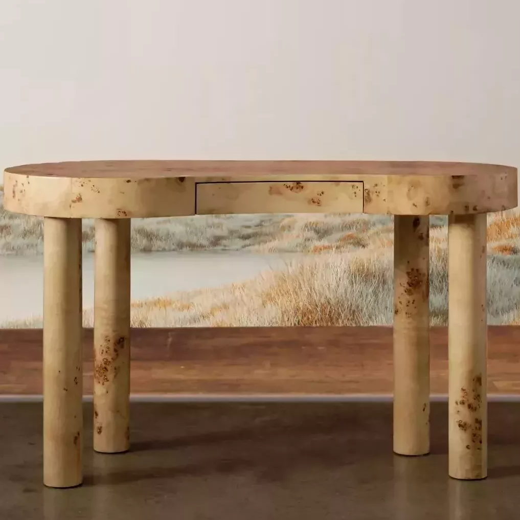 Bureau robuste: bois de bois de cœur aux tons légers, combinaison pratique, esthétique et valeur à collectionner