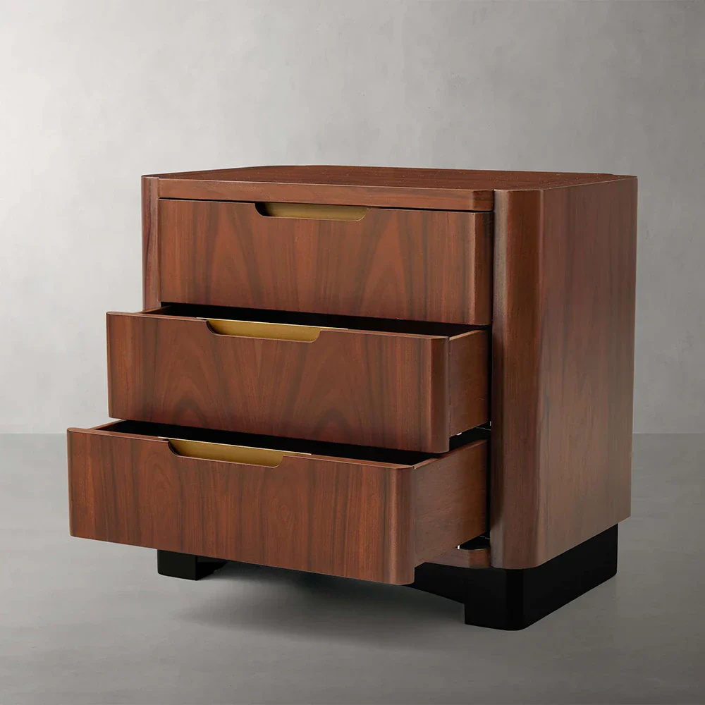 Table de chevet à trois dessins en chêne en chêne en chêne