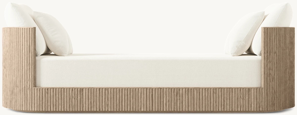 Tabouret de salon français au bout du lit